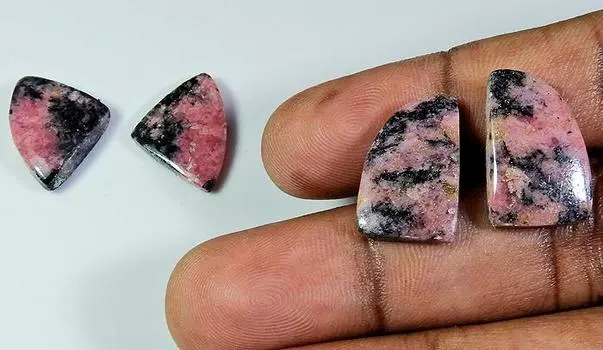 Натуральный родонит, подобранная пара, россыпью, кабошон, драгоценный камень, 2 пары, лот PP-868