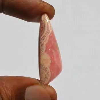 Натуральный розовый родохрозит драгоценный камень, редкий родохрозит кабошон, треугольная форма 20 карат, размер 36x12x4 мм 36x12x4 mm разноцветный