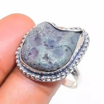 Натуральный рубин в кианите драгоценный камень ювелирное изделие из серебра 925 пробы размер 10.5 k9h96