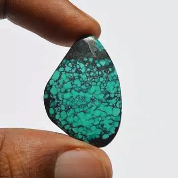 Натуральный тибетский бирюзовый драгоценный камень кабошон треугольной формы, 31x21x4 мм полудрагоценный россыпью камень, ювелирный камень 31x21x4 mm разноцветный