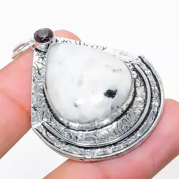 Natural Rainbow Moonstone, Amethyst 925 Sterling Silver Pendant 2.01 N5U84