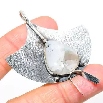 Natural Rainbow Moonstone Gemstone 925 Sterling Silver Pendant 2.56 b2h74