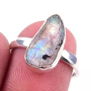 Natural Rainbow Moonstone Gemstone Handmade 925 Solid Silver Ring Size 7 U9J73
