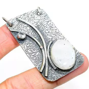 Natural Rainbow Moonstone, Topaz Gemstone 925 Sterling Silver Pendant 2.44 V7O22