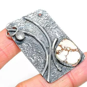 Natural Wild Horse, White Topaz Gemstone 925 Sterling Silver Pendant 2.13 d4y20