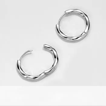 Наушники-вкладыши и пирсинг ушей Mobius Ring — модно и просто