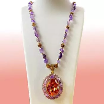 Небольшая группа личностей, полная инкрустированных ожерелья, ожерелья, свитера, фиолетового ожерелья, аксессуаров 60cm