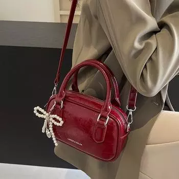 Небольшая летняя сумка-подушка из вощеной кожи с универсальной текстурой и сумка через плечо в стиле ретро чёрный