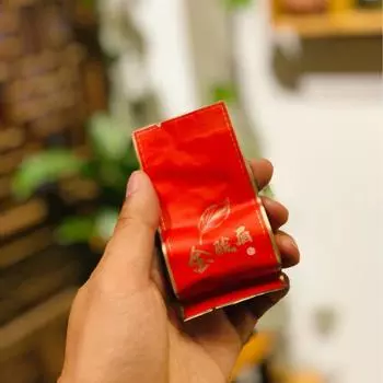 Небольшая упаковка Wuyi Медовый аромат Цветочный аромат Jinjunmei Zhengshan Черный чай Чай оптом Маленький пузырьковый пакетик Чай Подарочная коробка Чай 500g