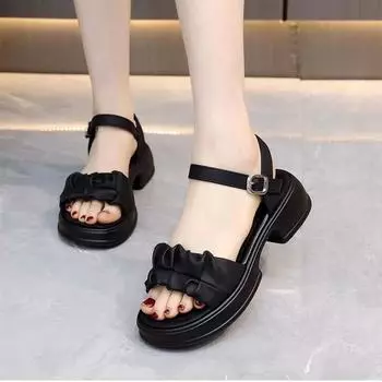 Небольшие босоножки на платформе, увеличивающие рост, женская летняя одежда 2024 года, новые повседневные универсальные пляжные туфли на толстом каблуке 35 чёрный