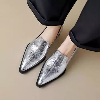 Неглубокие остроносые туфли женские осень 2025 новые ленивые однопедальные туфли высокой моды кожаные туфли простые рабочие туфли на толстом каблуке 35 серебряный