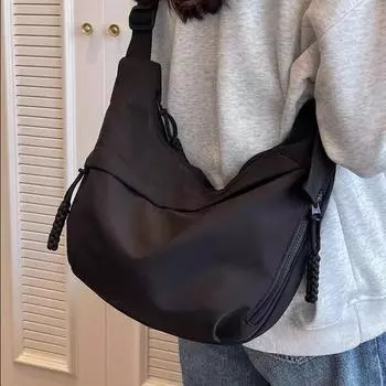 Нейлоновые сумки через плечо Hobos, однотонные повседневные женские сумки на молнии, модные 2024, большая вместительная однотонная сумка-тоут на одно плечо чёрный