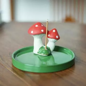 Необычная курильница тонкой работы в форме гриба в стиле мультфильма декоративная B