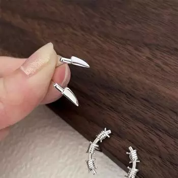 Необычная мода, креативный дизайн ножа, серьги-гвоздики, женская простота, темперамент, высокое чувство, 925 пробы, серебро, прилив, ювелирные изделия, мода 925 silver