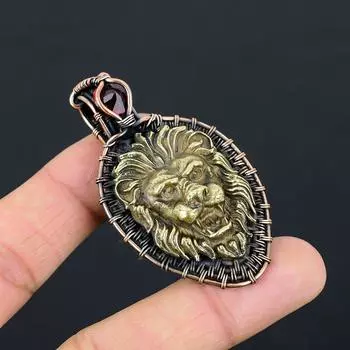 Необычное литье льва и красный гранат, драгоценный камень, чистая медная проволока, обернутая подвеска ручной работы, ювелирные изделия 2.36 Inches красный