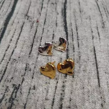 необычные серьги-гвоздики «любовь», простые нишевые украшения для электронной коммерции, одно изделие отправляется от имени других. серебряный