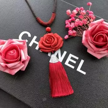 Neoclassical Chinese red cinnabar fringed necklace retro fashion long versatile sweater chain four seasons ethnic style accessories