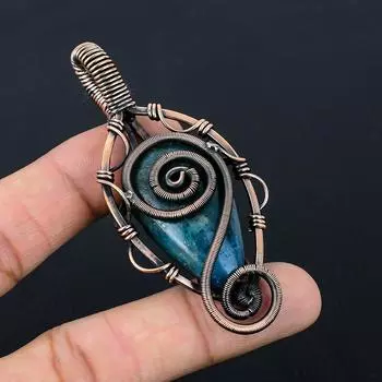 Неоново-синий апатит, драгоценный камень, чистая медная проволока, обернутая подвеской ручной работы, ювелирные изделия 3.15 Inches синий