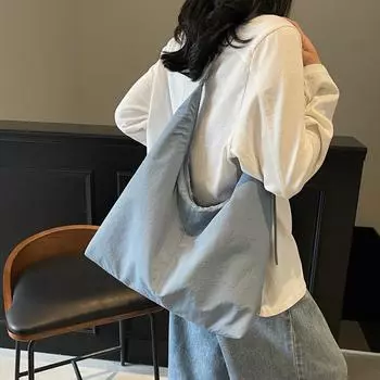 Непринужденная, вместительная, повседневная и модная сумка-тоут для поездок на работу с наклонным креплением через плечо чёрный