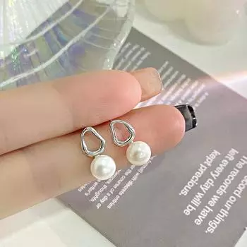 Нерегулярные геометрические серьги с жемчугом, легкие, роскошные, высокого класса, нишевый дизайн, универсальный, темпераментный, женский