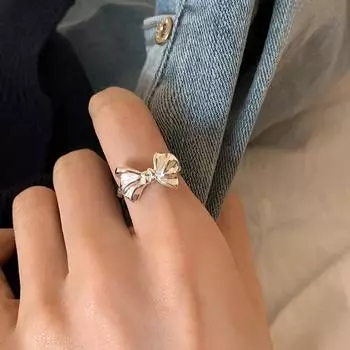 Нестандартное металлическое открытое кольцо-бантик для женщин, нишевый дизайн, простое индивидуальное универсальное модное кольцо для темперамента