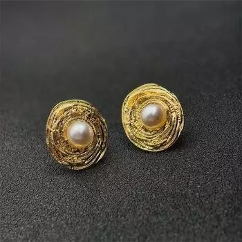 Нет необходимости в прокалывании ушей. Металлические клипсы с имитацией жемчуга. Новые золотые серьги-клипсы для ушей.