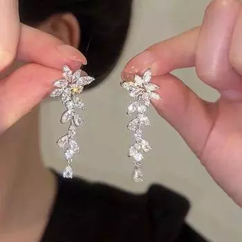 New Arrival Trendy Elegant Zircon Flower Leaf Wheat Earrings for Women Accessible Luxury Niche Design Classy Ear Studs Earrings Zircon Flower Leaf Earrings