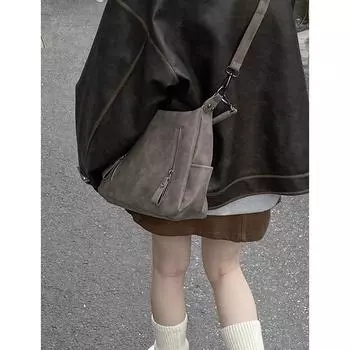 New Autumn and Winter Maillard Retro Women s Bag Niche Design Large Capacity Commuting Tote Bag Shoulder Bag Women