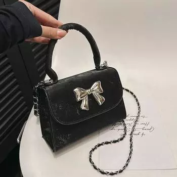 New bag women s 2024 popular high-end summer chain shoulder messenger bag bow mini square bag чёрный