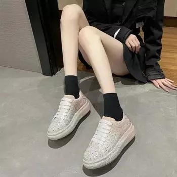 NEW Brand Women Fashion Casual Glitter Sparkling Sneakers Women Encrusted Lace Up Shoes Sole Fashion Street Sneakers Shiny Shoes 35