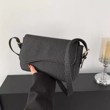 New casual commuter bag women s 2024 winter niche trend messenger bag fashionable simple shoulder bag handbag чёрный