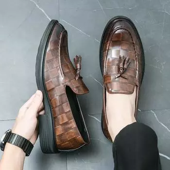 New casual fringed small leather shoes men s low-top foot set Doudou pointed head one pedal British trendy shoes 38