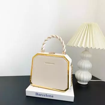 New chain box bag texture Internet celebrity niche design shoulder women s bag Korean version ins messenger bag woman