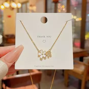 New cherry blossom necklace female Joker niche luxury studded clavicle chain small fresh fairy wind titanium jewelry. белый