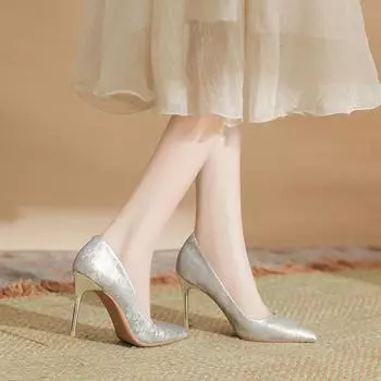 New Chinese style pointed head thin heel single shoes women s beautiful high-end with horse dress temperament versatile cheongsam high heels 33