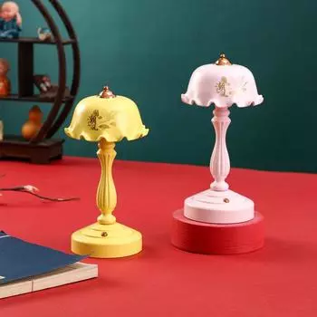 New Creative National Tide Night Light Mini USB Charging Retro LED Table Lamp Ins Girl Heart Ornament Gift Bedroom Decoration красный