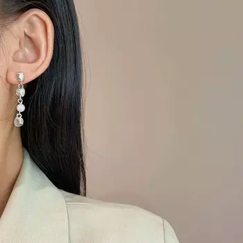 New design asymmetric Pearl tassel earrings simple temperament ladies long metal earrings как