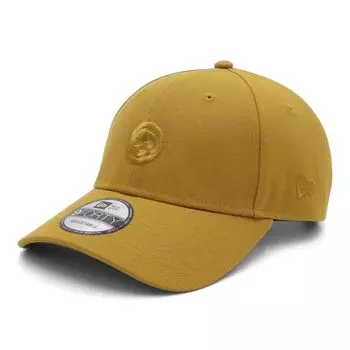 New Era 9FORTY Cap with Cloth Strap in MLB Chicago Cubs Brushed Bronze and Available exclusively from Available for men and This 940 cap features a
