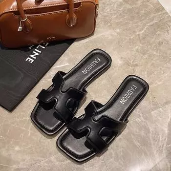 New flat-bottomed versatile open-toed simple beach slippers women s fashion square head style one-word non-slip slippers 35 чёрный