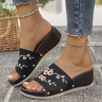 New flower slope heel thick bottom cool slippers women s 2025 new foreign trade large size one word casual sandals 36