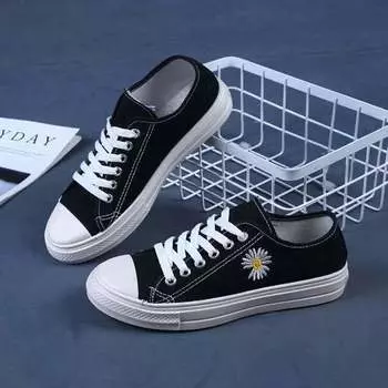 New girls board shoes Korean version of student soft-soled canvas shoes campus style casual flat shoes Internet celebrity shoes stall 36