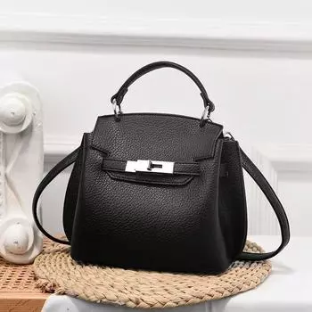 New High-end Backpack Fashionable High-value Splicing Large Capacity Handbag Must-have Backpack for Travel .