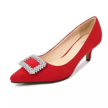 New high heels, thin heel, medium heel, shallow mouth, pointed rhinestone single shoe, a daily piece. 35