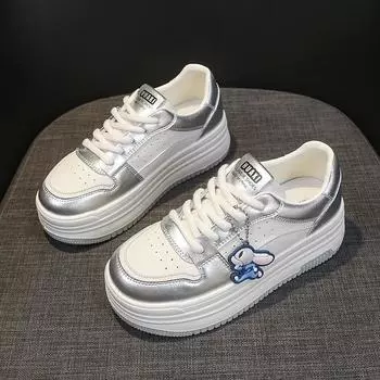 New Leather Cartoon Decorative Casual Sneakers for Women Designer Fashion Designer Board Shoes Female Outdoor Sports White Shoes 35