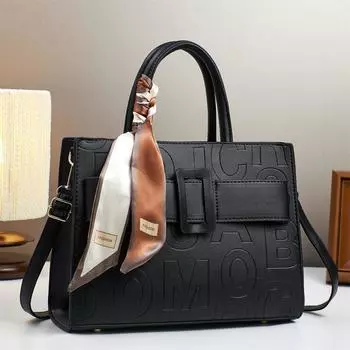 New Monogram Embossed Handbag Fashion Design High Appearance Level Shoulder Bag Simple Everything To Send Mother Female Bag .