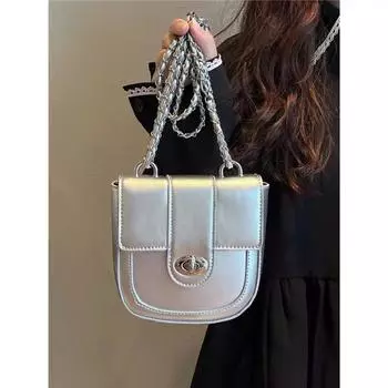 New Niche Design Style Dark Texture Chain One-shoulder Underarm Bag Crossbody Saddle Bag