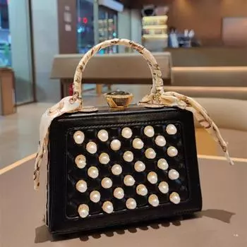 New Style Versatile Diamond Inlaid Embroidered Crossbody Bag