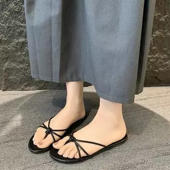 Новые летние популярные женские тапочки, модные женские тапочки с узкими ремешками, мягкая подошва, плоский каблук, тапочки для отдыха на открытом воздухе 35 чёрный