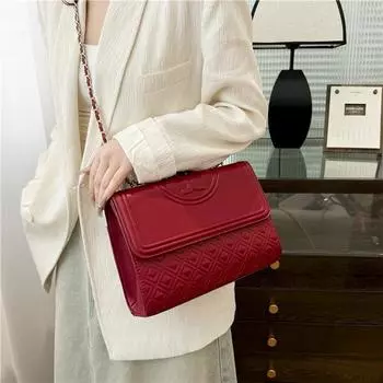 New Women s Bag European Fashion Embossed Chain Small Square Bag