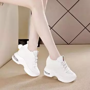 Невидимая женская обувь, увеличивающая рост, миниатюрная, весенне-летняя, повседневная летняя спортивная обувь с толстой подошвой и наклоном, дышащая 35